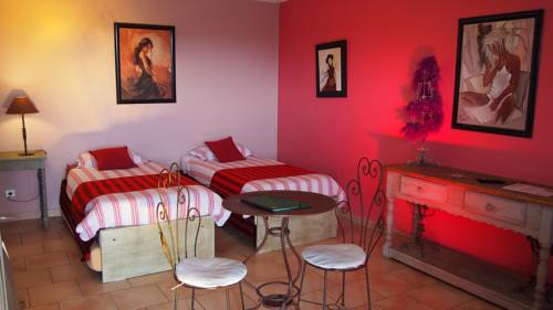 Coustellet France Booking Discount booking.com