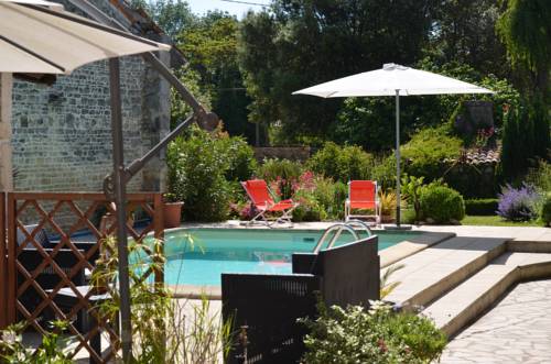 Montour (Nercillac) France Booking Discount booking.com