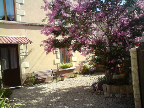 Brion pres thouet France Booking Discount booking.com
