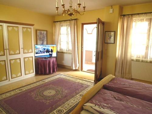 Sooß Austria Booking Discount booking.com