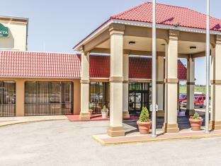 Wichita (KS) United States Booking Discount agoda.com