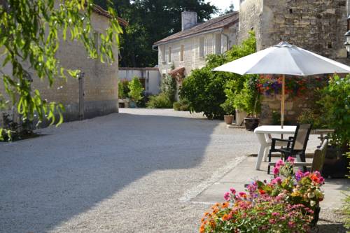 Chef-Boutonne France Booking Discount booking.com