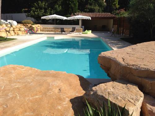 Uchaux France Booking Discount booking.com