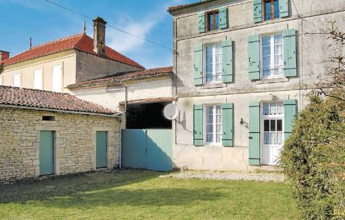 Fresneau Matha France Booking Discount booking.com