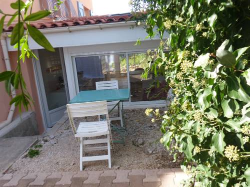 Carnoux France Booking Discount booking.com