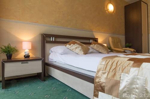 Warszawa Poland Booking Discount booking.com