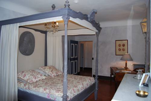Cotignac France Booking Discount booking.com