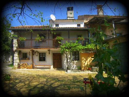 Komen Slovenia Booking Discount booking.com