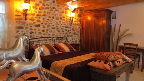 Upaix France Booking Discount booking.com