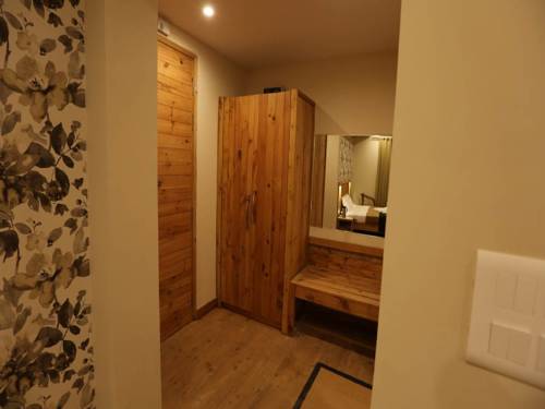 McLeod Ganj India Booking Discount booking.com