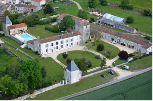 Saint Hilaire de Villefranche France Booking Discount booking.com