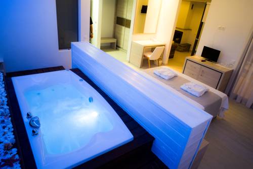 Kokkinon Neron Greece Booking Discount booking.com