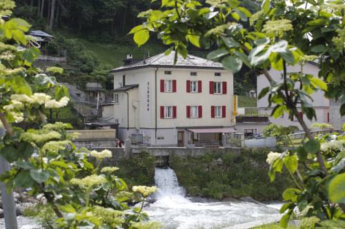 Poschiavo Suisse Réservation Réduction booking.com