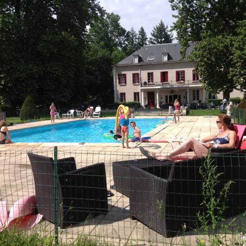 Saint-Prix France Booking Discount booking.com