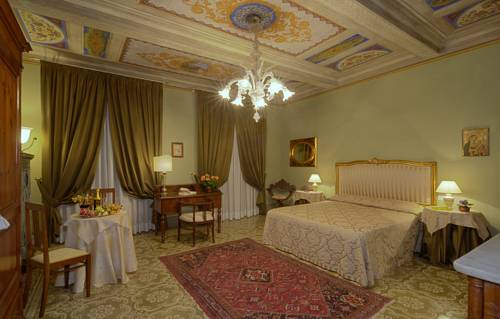 Lucques Italie Réservation Réduction booking.com