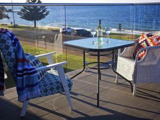 Penguin Australia Booking Discount agoda.com