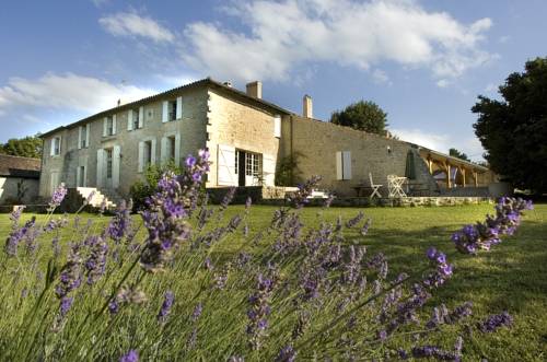 Naujan et Postiac France Booking Discount booking.com