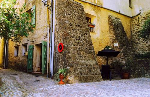 Entrecasteaux France Booking Discount booking.com