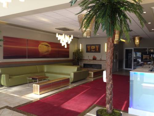 Edmonton (Alberta) Canada Booking Discount booking.com