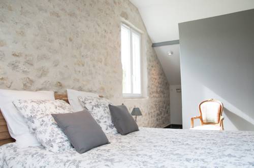 Avrillé-les-Ponceaux France Booking Discount booking.com