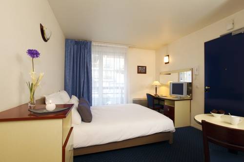 Louveciennes France Booking Discount booking.com