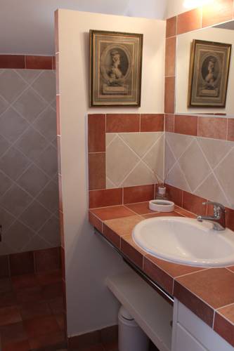 Entrecasteaux France Booking Discount booking.com