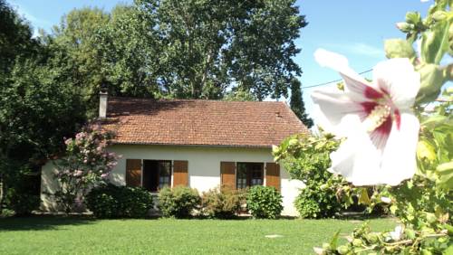 Montbron France Booking Discount booking.com