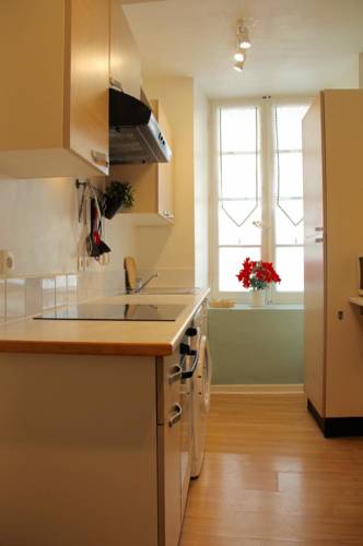 Quillan France Booking Discount booking.com