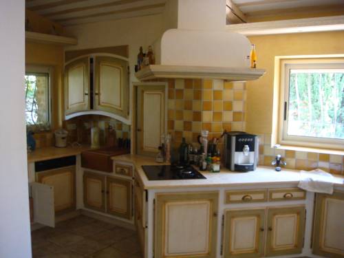 Le Thor France Booking Discount booking.com